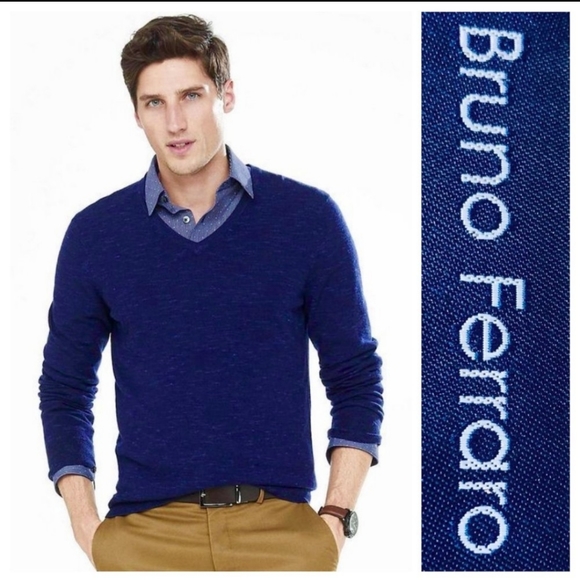 $5☃️Burno Ferraro Navy Vneck Fine Merno Wool Sweater Large - Picture 1 of 7